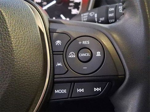 Certified 2024 Toyota Corolla SE image 27