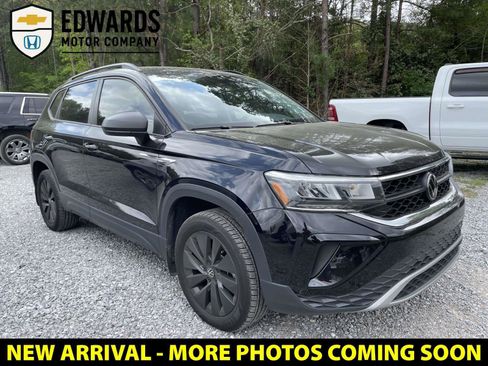 Used 2024 Volkswagen Taos S image 1