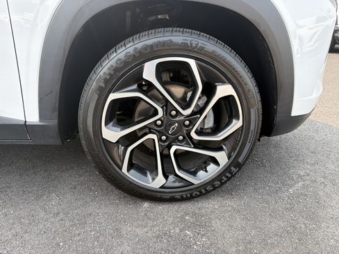 Used 2024 Chevrolet Trax RS FWD image 13