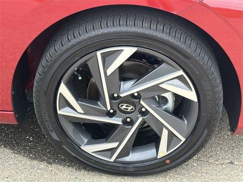 New 2025 Hyundai Elantra SEL image 12