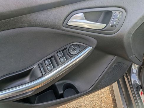 Used 2017 Ford Focus ST image 10