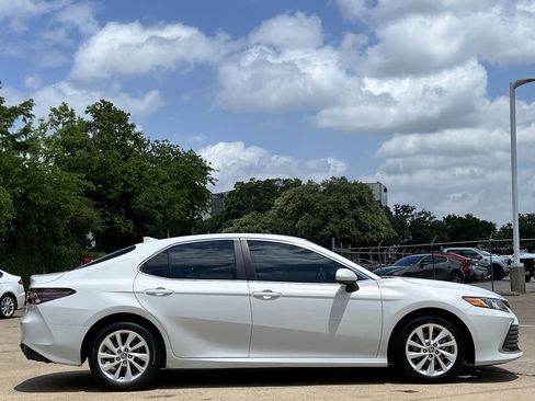 Used 2023 Toyota Camry LE FWD image 3
