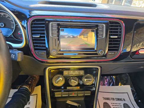 Used 2017 Volkswagen Beetle #PinkBeetle image 34