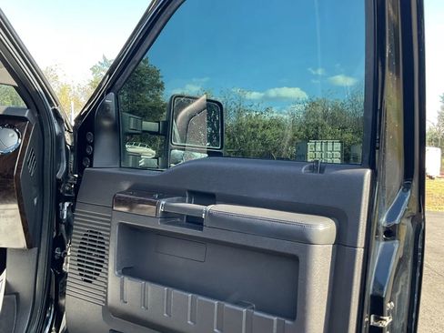 Used 2016 Ford F250 Platinum w/ FX4 Off-Road Package image 45