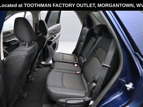 Used 2025 Nissan Pathfinder SV AWD/4WD image 13