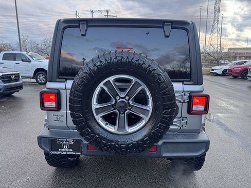 Used 2018 Jeep Wrangler Unlimited Sahara w/ Cold Weather Group image 3