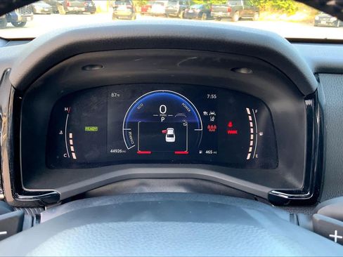 Used 2025 Toyota Camry SE FWD image 25