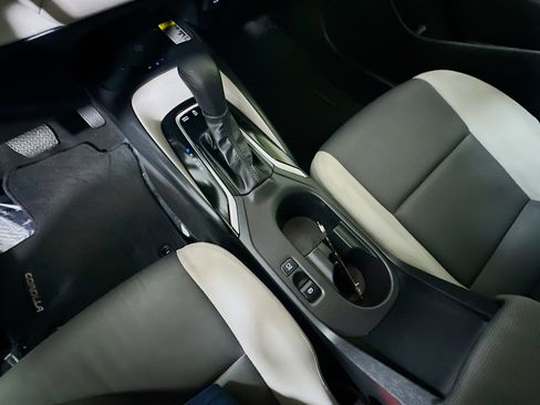 Used 2025 Toyota Corolla LE w/ LE Premium Package FWD image 22