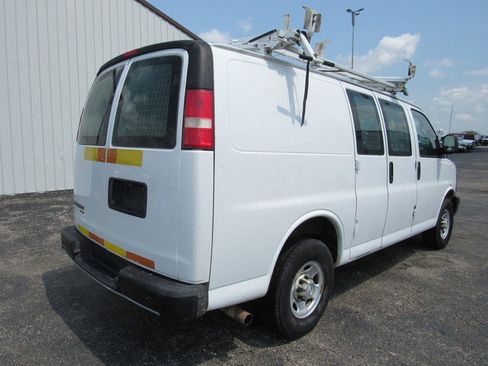 Used 2016 Chevrolet Express 2500 RWD image 3