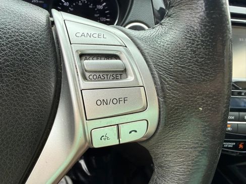Used 2015 Nissan Rogue SL AWD/4WD image 13