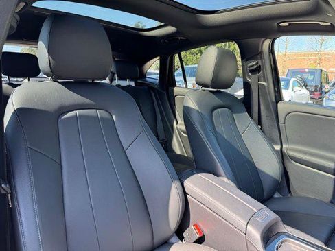 Certified 2025 Mercedes-Benz GLA 250 image 31