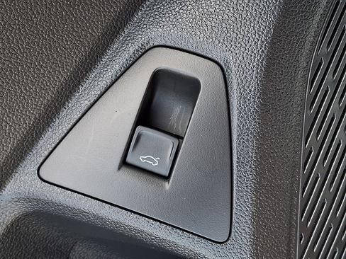 Used 2025 Volkswagen Jetta Sport FWD image 25