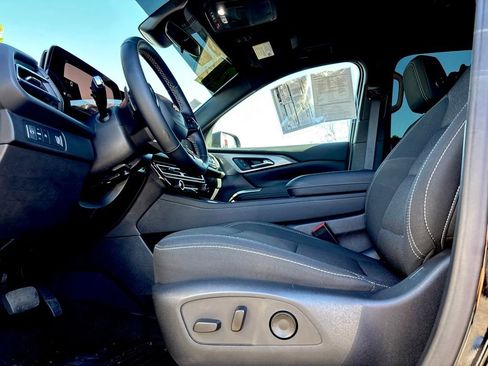 Used 2024 Chevrolet Traverse LT w/ Trailering Package image 13