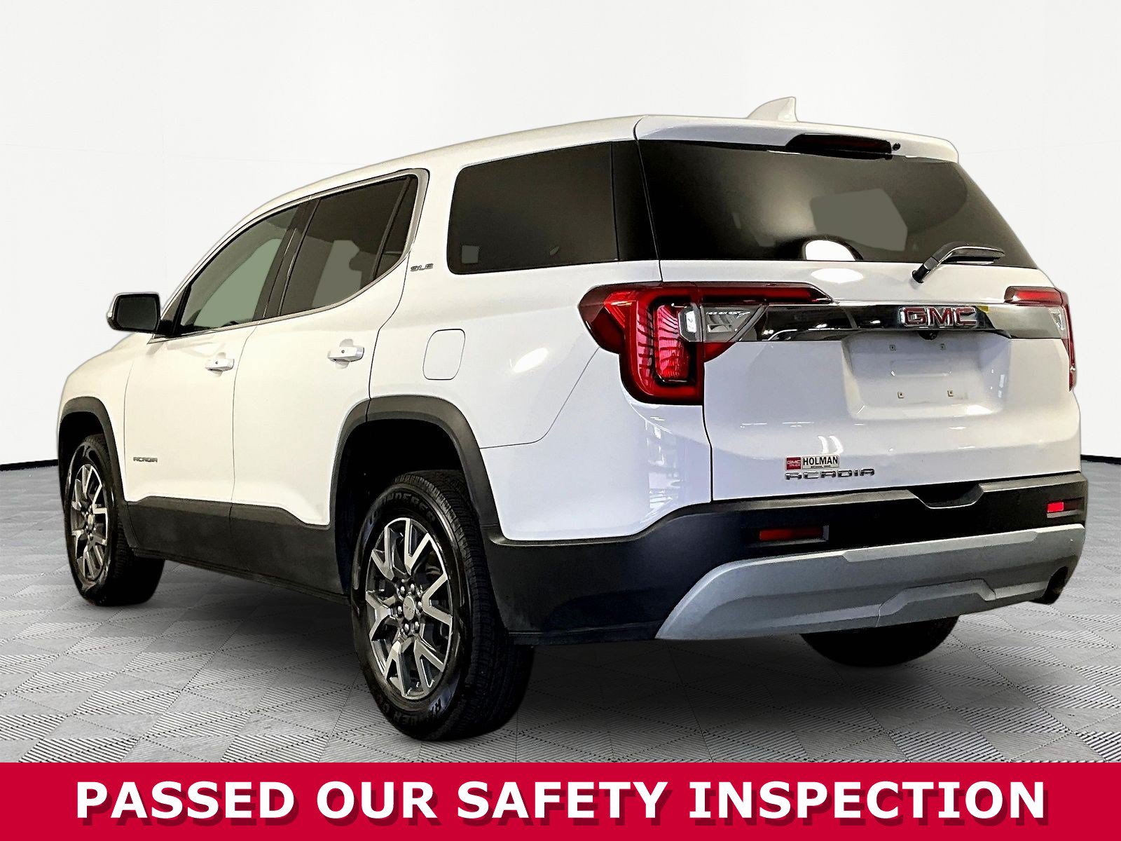 Used 2021 GMC Acadia SLE w/ LPO, Floor Liner Package FWD image 4