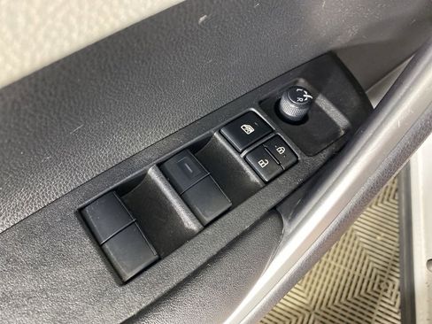Used 2023 Toyota Corolla Cross L AWD/4WD image 23