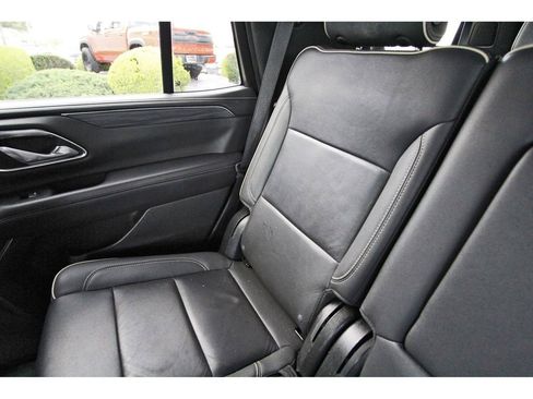 Used 2024 GMC Yukon SLT AWD/4WD image 11