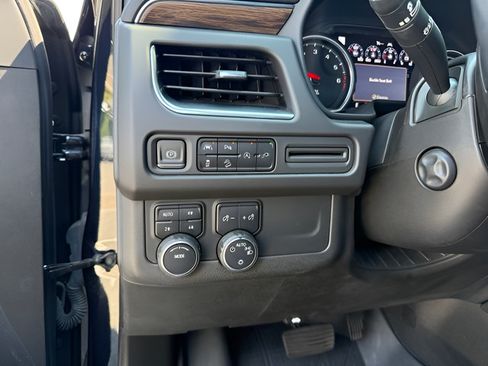 Used 2021 Chevrolet Tahoe Premier AWD/4WD image 15