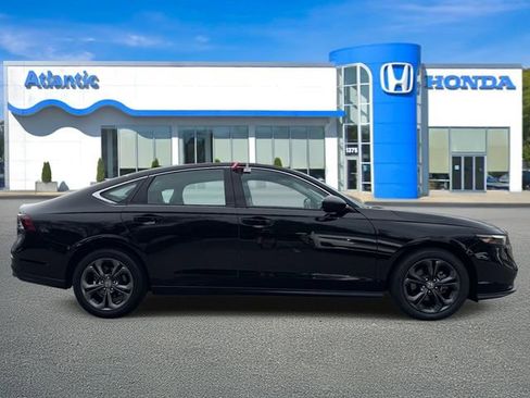 Certified 2023 Honda Accord EX image 4