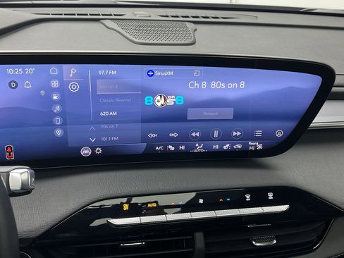 Certified 2025 Buick Enclave Sport Touring w/ Super Cruise Package image 19