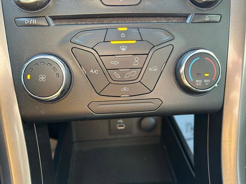 Used 2018 Ford Fusion SE image 24