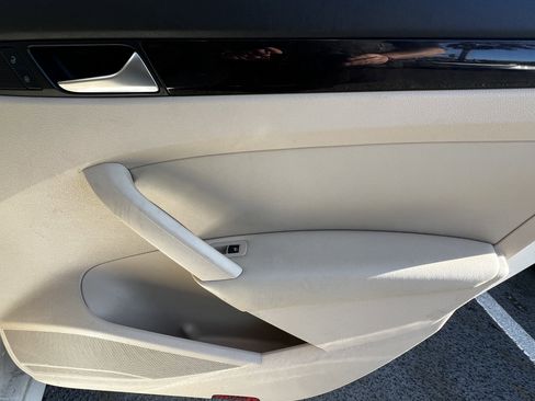 Used 2014 Volkswagen Passat TDI SEL Premium image 38