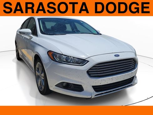 Used 2013 Ford Fusion SE FWD image 1