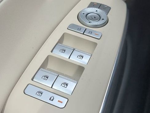 Used 2023 Genesis GV70 2.5T w/ Select Package image 24