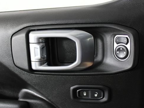 Used 2023 Jeep Gladiator Sport AWD/4WD image 21