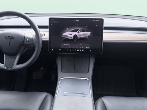 Used 2024 Tesla Model Y Long Range AWD/4WD image 56