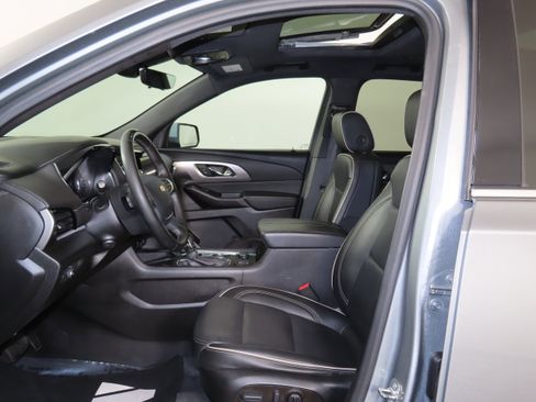 Used 2023 Chevrolet Traverse Premier AWD/4WD image 37