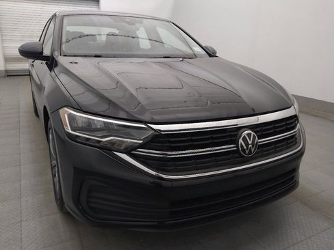 Used 2024 Volkswagen Jetta SE FWD image 13