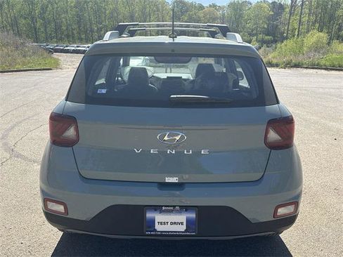 New 2025 Hyundai Venue Limited image 4