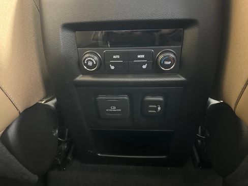 Certified 2022 Chevrolet Traverse Premier AWD/4WD image 20