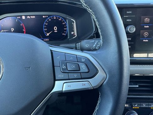 Used 2022 Volkswagen Taos SEL w/ Panoramic Sunroof Package image 19