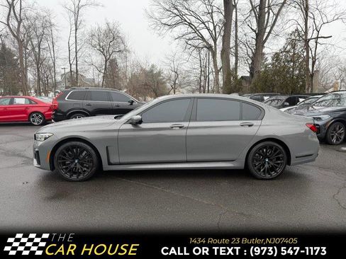 Used 2022 BMW 750i xDrive w/ Executive Package image 7