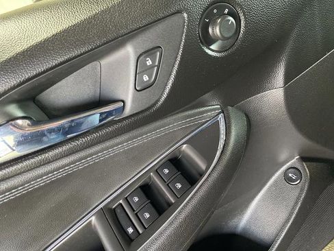 Used 2017 Chevrolet Cruze Premier image 24