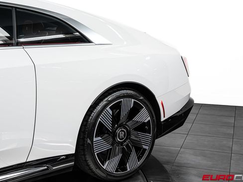 Used 2024 Rolls-Royce Spectre w/ Spectre Launch Package AWD/4WD image 15