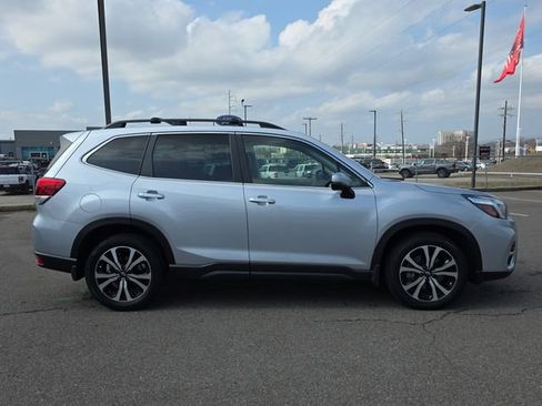 Used 2021 Subaru Forester Limited w/ Popular Package #3 image 6