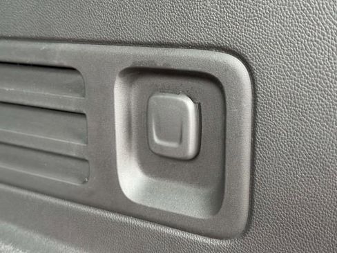 Certified 2023 Chevrolet Traverse LT image 11