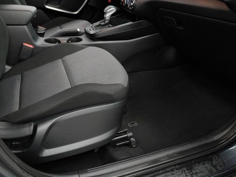 Used 2025 Kia Soul LX w/ LX Technology Package FWD image 31