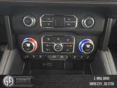 Used 2024 GMC Yukon AT4 w/ Technology Package image 18