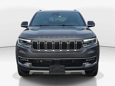 Used 2024 Jeep Wagoneer L Series II RWD image 12