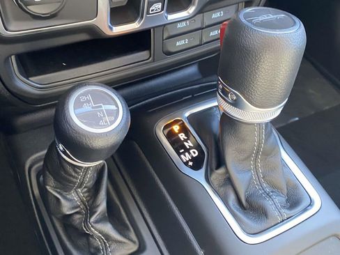 New 2026 Jeep Gladiator Sport image 18