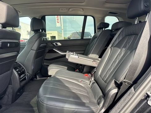 Used 2025 BMW X7 xDrive40i AWD/4WD image 11