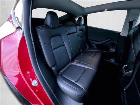 Used 2022 Tesla Model Y Performance image 28