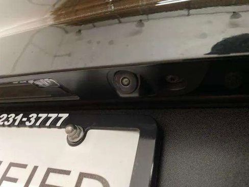 Used 2025 Volvo XC40 B5 Core image 85