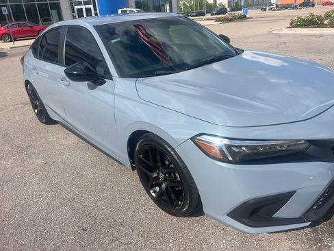 Used 2022 Honda Civic Sport image 2