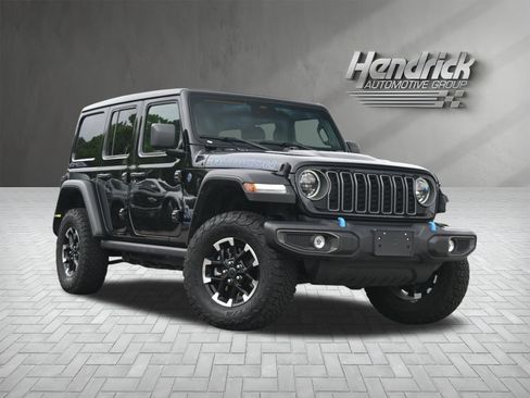 Used 2025 Jeep Wrangler Unlimited Rubicon 4xe w/ Convenience Group AWD/4WD image 2