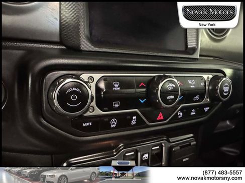 Used 2022 Jeep Wrangler Unlimited Sport image 19