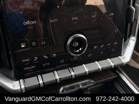 New 2026 GMC Acadia Denali Ultimate w/ LPO, Floor Liner Package AWD/4WD image 17